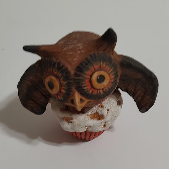 Debra Schoch Halloween Owl Cupcake - Bethany Lowe - Picture 1 of 5